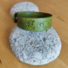 Bracelet cuir GRATITUDE vert, motif dauphin, longueur 20 cm – Image 3