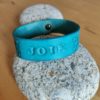 Bracelet cuir JOIE turquoise, motif dauphin, longueur 22 cm – Image 2