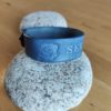 Bracelet cuir SERENITE bleu nuit, motif rose, longueur 20 cm – Image 3