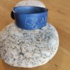 Bracelet cuir AMOUR bleu nuit, motif rose, longueur 17 cm – Image 3
