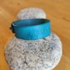 Bracelet cuir GRATITUDE turquoise, motif libellule, longueur 20 cm – Image 3