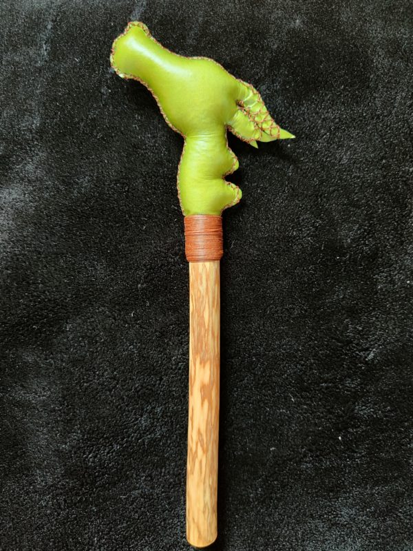 Dragon, Peau de Cheval, Surreau, teinture verte