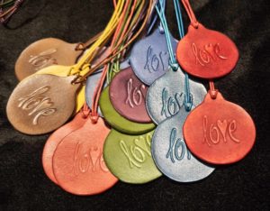 Collier LOVE